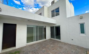 NORTE EN ALCAZAR MAGNIFICA CASA CON TERRENO EXCEDENTE