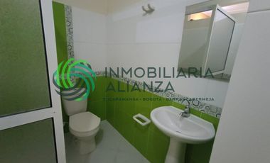 casa en arriendo en cincuentenario. Cod A12948