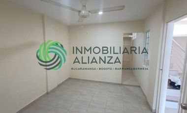 casa en arriendo en cincuentenario. Cod A12948