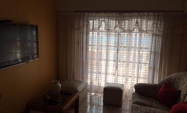 CASA EN VENTA PARA 3 FAMILIAS