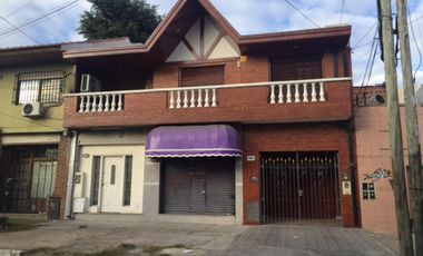 CASA EN VENTA PARA 3 FAMILIAS