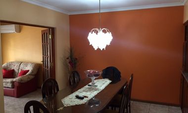 CASA EN VENTA PARA 3 FAMILIAS