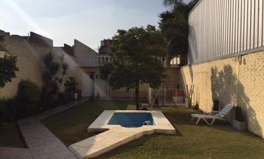 CASA EN VENTA PARA 3 FAMILIAS