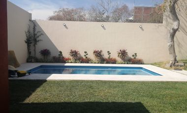 Casa con alberca, En Fraccionamiento Burgos Bugambilias, Cuernavaca