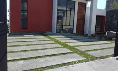 Casa con alberca, En Fraccionamiento Burgos Bugambilias, Cuernavaca