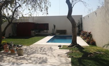 Casa con alberca, En Fraccionamiento Burgos Bugambilias, Cuernavaca