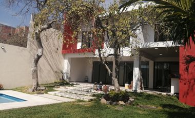 Casa con alberca, En Fraccionamiento Burgos Bugambilias, Cuernavaca