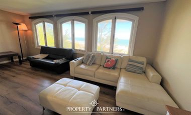 Casa con espectacular vista al mar