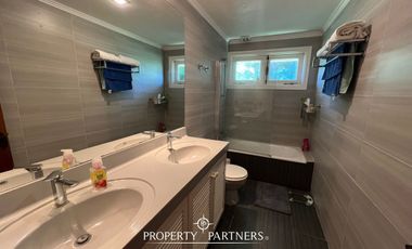 Casa con espectacular vista al mar