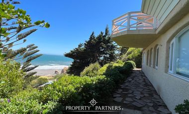Casa con espectacular vista al mar