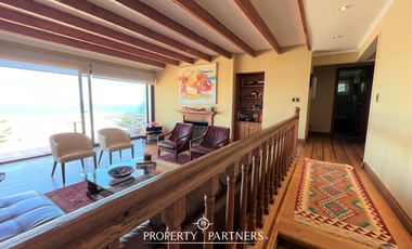 Casa con espectacular vista al mar