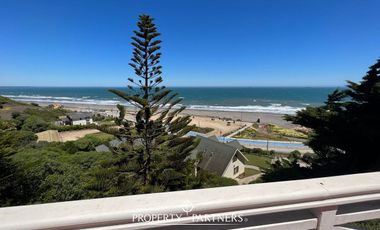 Casa con espectacular vista al mar