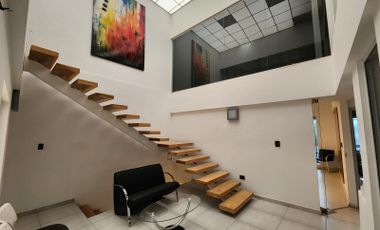 Tres pisos de oficina en La Pampa 731
