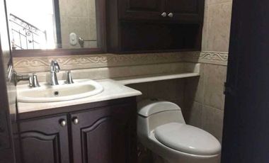 casa en arriendo en loma de san jose. Cod A8101214