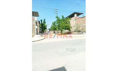 Vendo Terreno En La Urb. La Planicie Iv Etapa - Área 112.54 M2  En Esquina