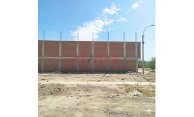Vendo Terreno En La Urb. La Planicie Iv Etapa - Área 112.54 M2  En Esquina