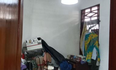 Rumah Strategis15 Menit ke Mall Summarecon Bekasi Hadap Utara J-37973