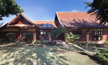 Luxurious villa with panoramic view of nature for sale in Mae Rim , Chiang Mai