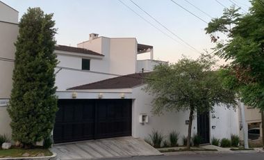 Casa en Renta / Venta en San Pedro Garza García