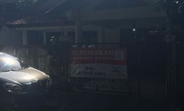 Rumah 1.5 Lantai, asri, nyaman dan tenang dimegapolitan cinere