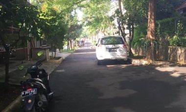 Rumah 1.5 Lantai, asri, nyaman dan tenang dimegapolitan cinere