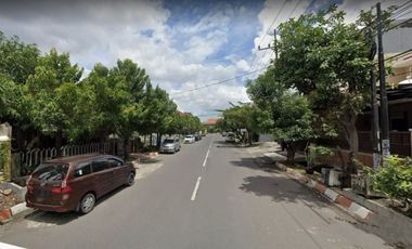 Rumah di raya gayungsari luas tanah 400m cocok ut kantor atau ruko harga negoo