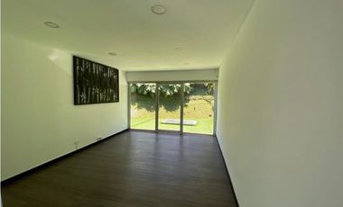 Casa con Piscina para Renta en la Vía San Antonio La Ceja