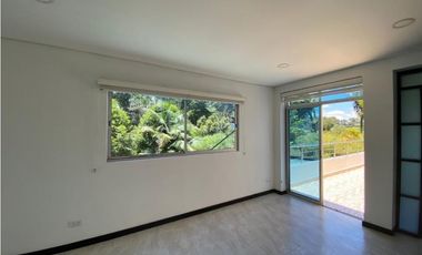 Casa con Piscina para Renta en la Vía San Antonio La Ceja