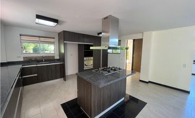 Casa con Piscina para Renta en la Vía San Antonio La Ceja