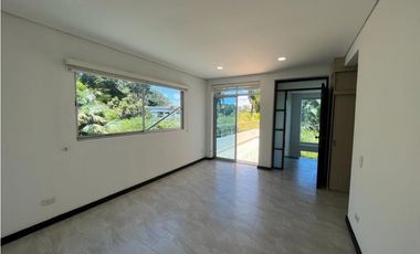 Casa con Piscina para Renta en la Vía San Antonio La Ceja