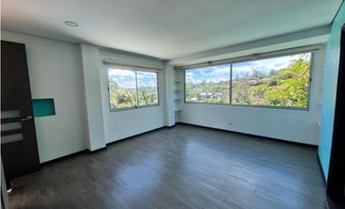 Casa con Piscina para Renta en la Vía San Antonio La Ceja