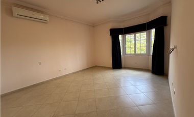 Costa de las Perlas con piscina