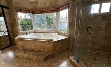 Costa de las Perlas con piscina