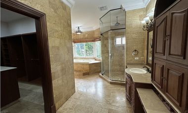 Costa de las Perlas con piscina