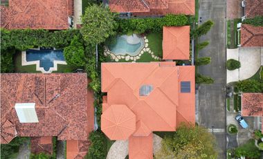 Costa de las Perlas con piscina