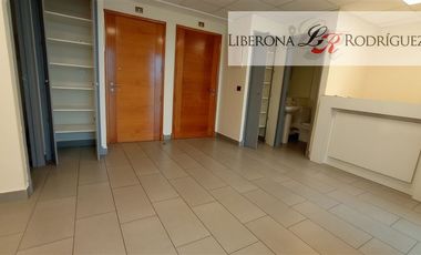 Oficina en Venta en Amplia Oficina en Edificio Contemporáneo