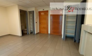 Oficina en Venta en Amplia Oficina en Edificio Contemporáneo