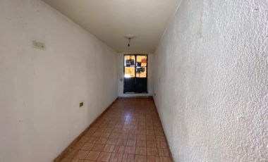 Edificio de 5 departamentos en venta, a media calle Clínica 80. Morelia centro