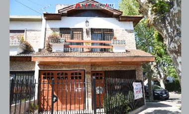 Duplex en Venta Villa Sarmiento / Moron (A120 3434)
