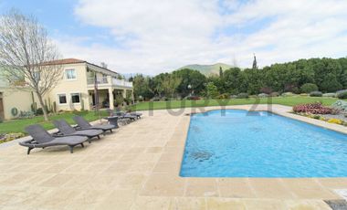 Casa en Venta, 5 dormitorios, Las Brisas de Chicureo