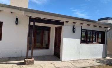 hermosa casa barrio los manantiales