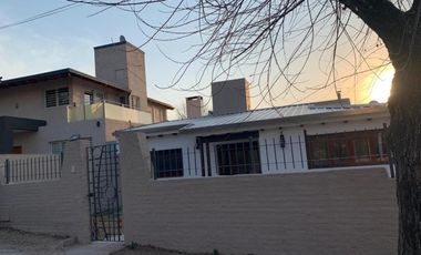 hermosa casa barrio los manantiales