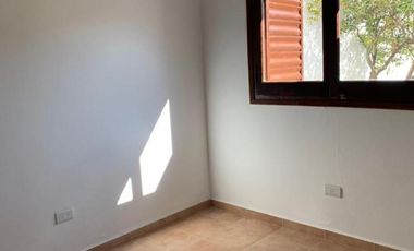 hermosa casa barrio los manantiales