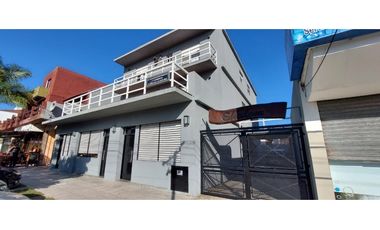 Edificio - 11 dptos.  venta en block - Av. Tres 2869