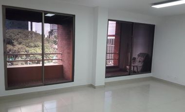 oficina en arriendo en centenario. Cod A8360