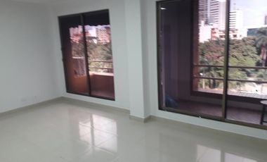 oficina en arriendo en centenario. Cod A8360