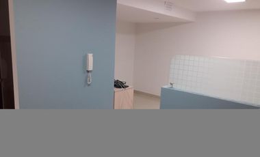 oficina en arriendo en centenario. Cod A8360