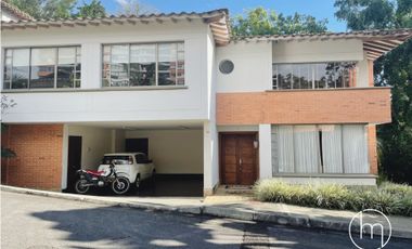 Hermosa Casa en El Poblado en La Cola del Zorro