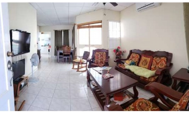 VENTA DE CASA EN CHITRE - AMOBLADA