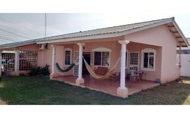 VENTA DE CASA EN CHITRE - AMOBLADA